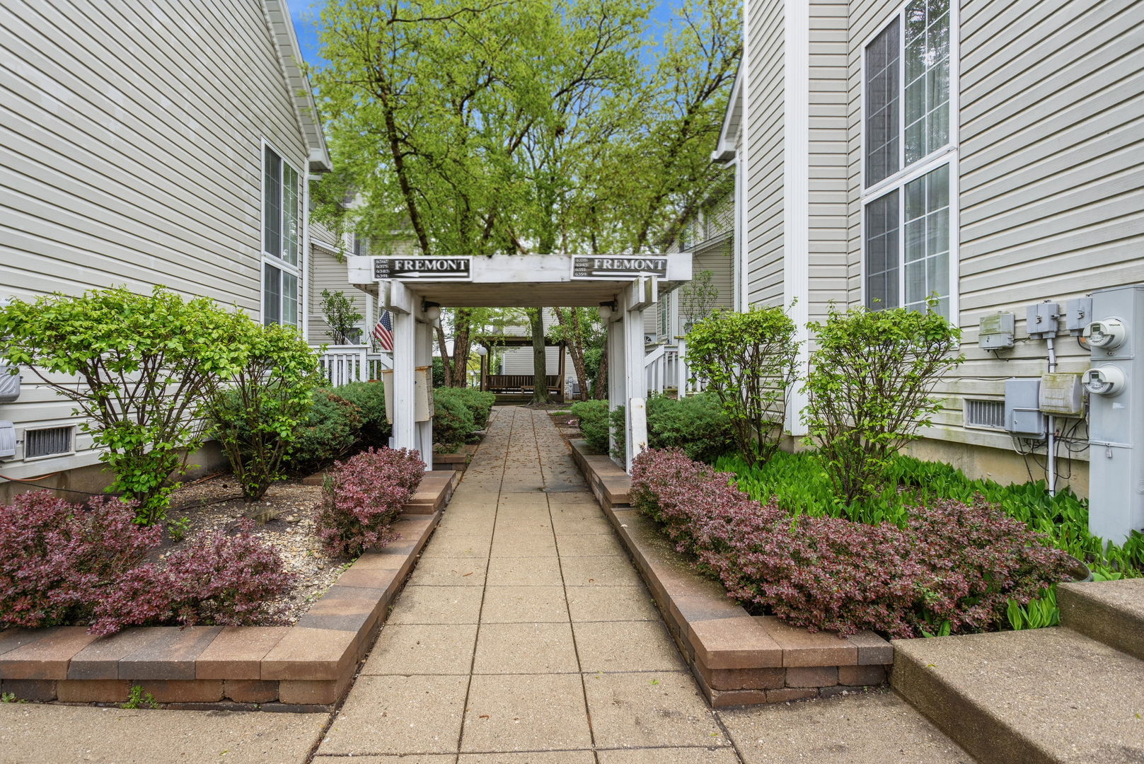 6391 FREMONT Drive, Hanover Park, IL