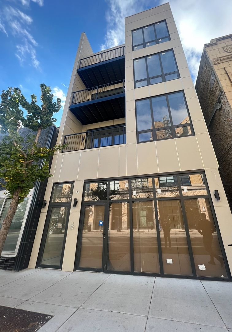 3244 N Lincoln Avenue #2E, Chicago, IL