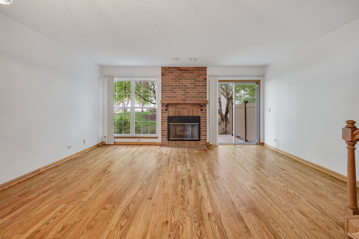 942 Little Falls Court, Elk Grove Village, IL