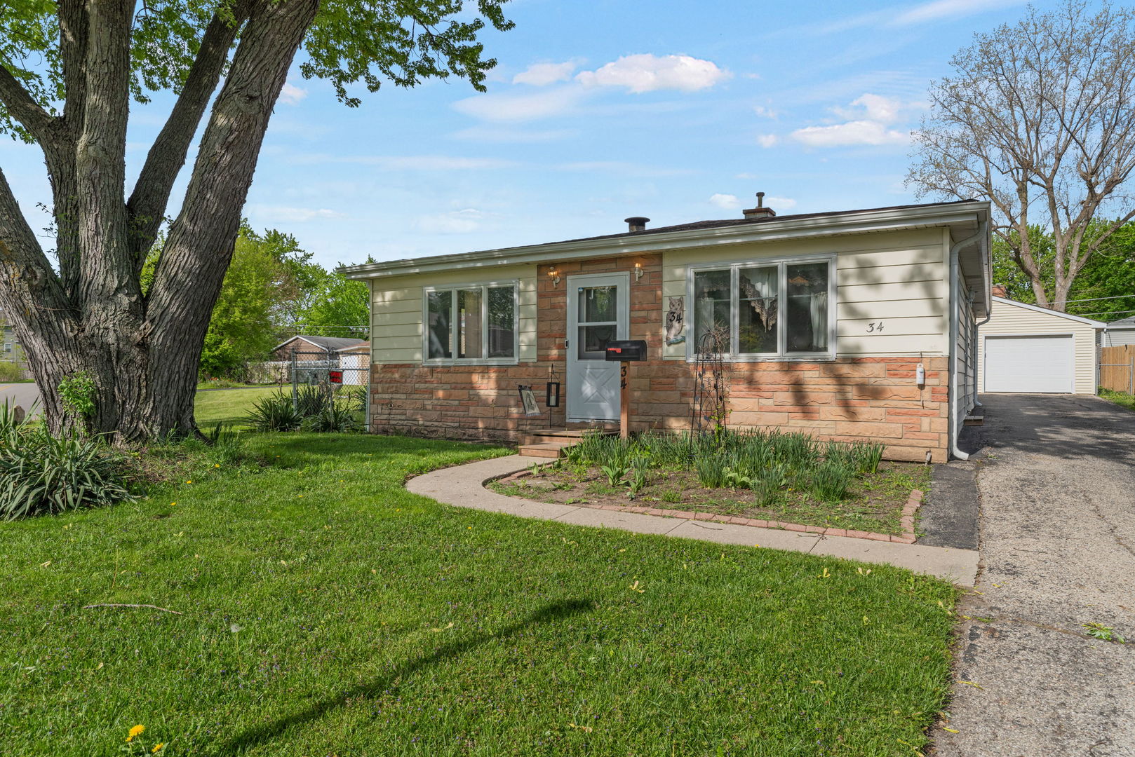 34 N California Avenue, Mundelein, IL