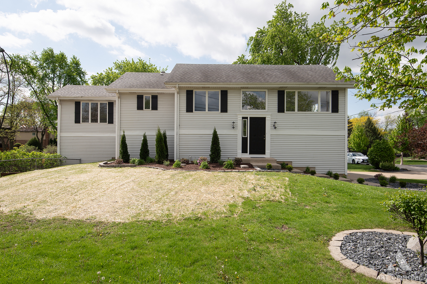 1170 McCarthy Road, Lemont, IL