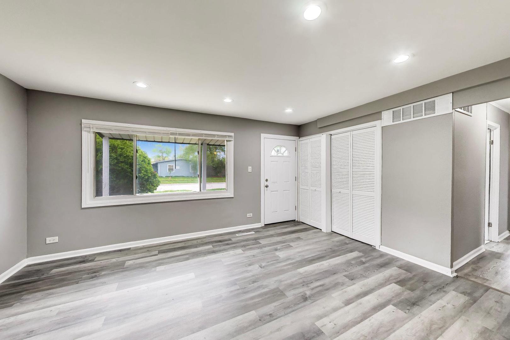 2414 Circle Drive, Hazel Crest, IL