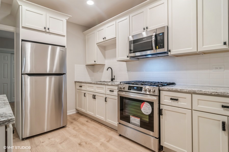 3601 W Cullom Avenue #1E, Chicago, IL