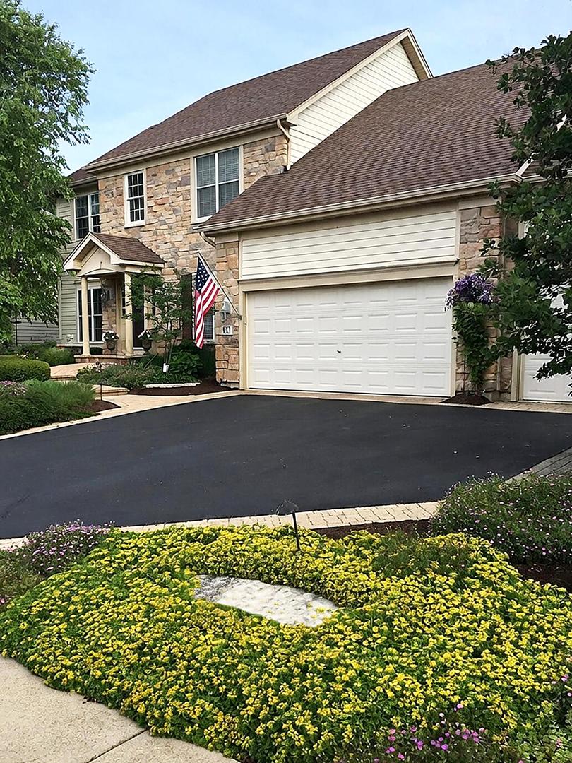 823 Columbia Circle, North Aurora, IL