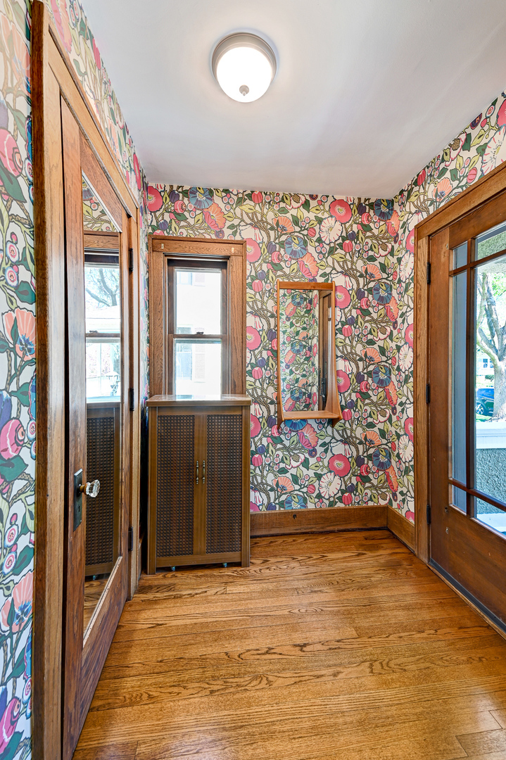 426 N Waiola Avenue, La Grange Park, IL
