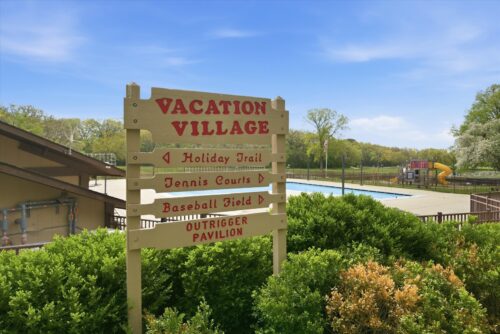 11 Saint Thomas Colony #1, Fox Lake, IL