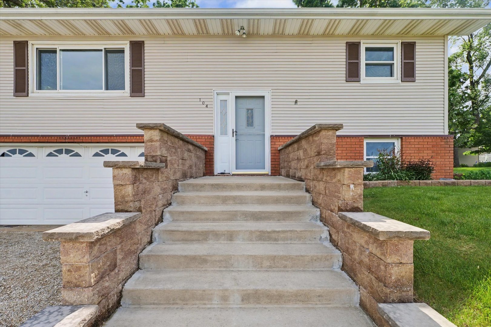 104 Choctaw Trail, Loda, IL