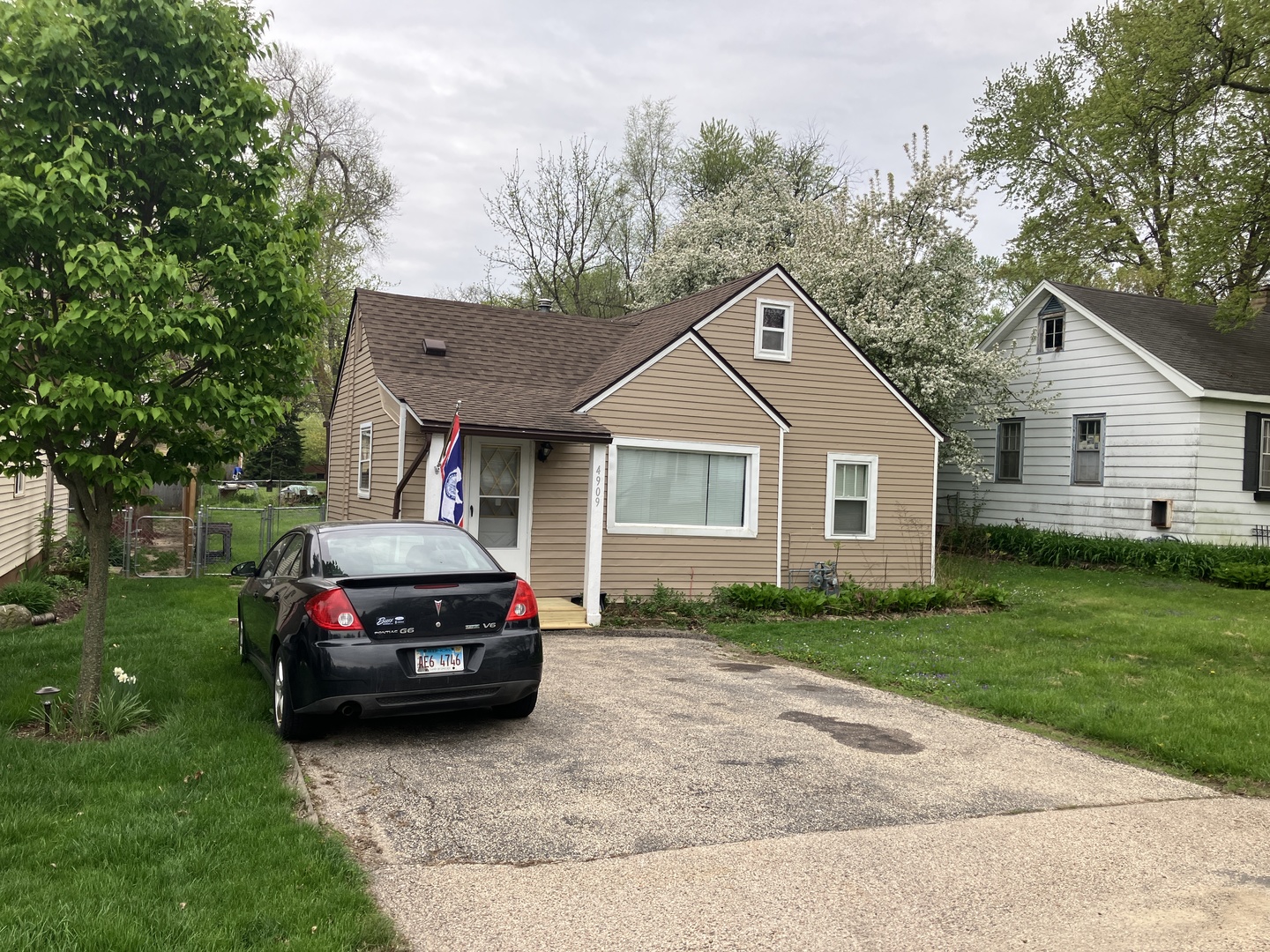 4909 Fountain Lane, Mccullom Lake, IL