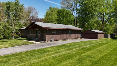 865 Riverside Drive, South Elgin, IL