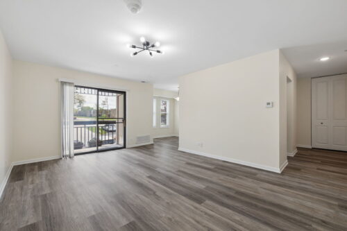 2216 Country Club Drive #15, Woodridge, IL