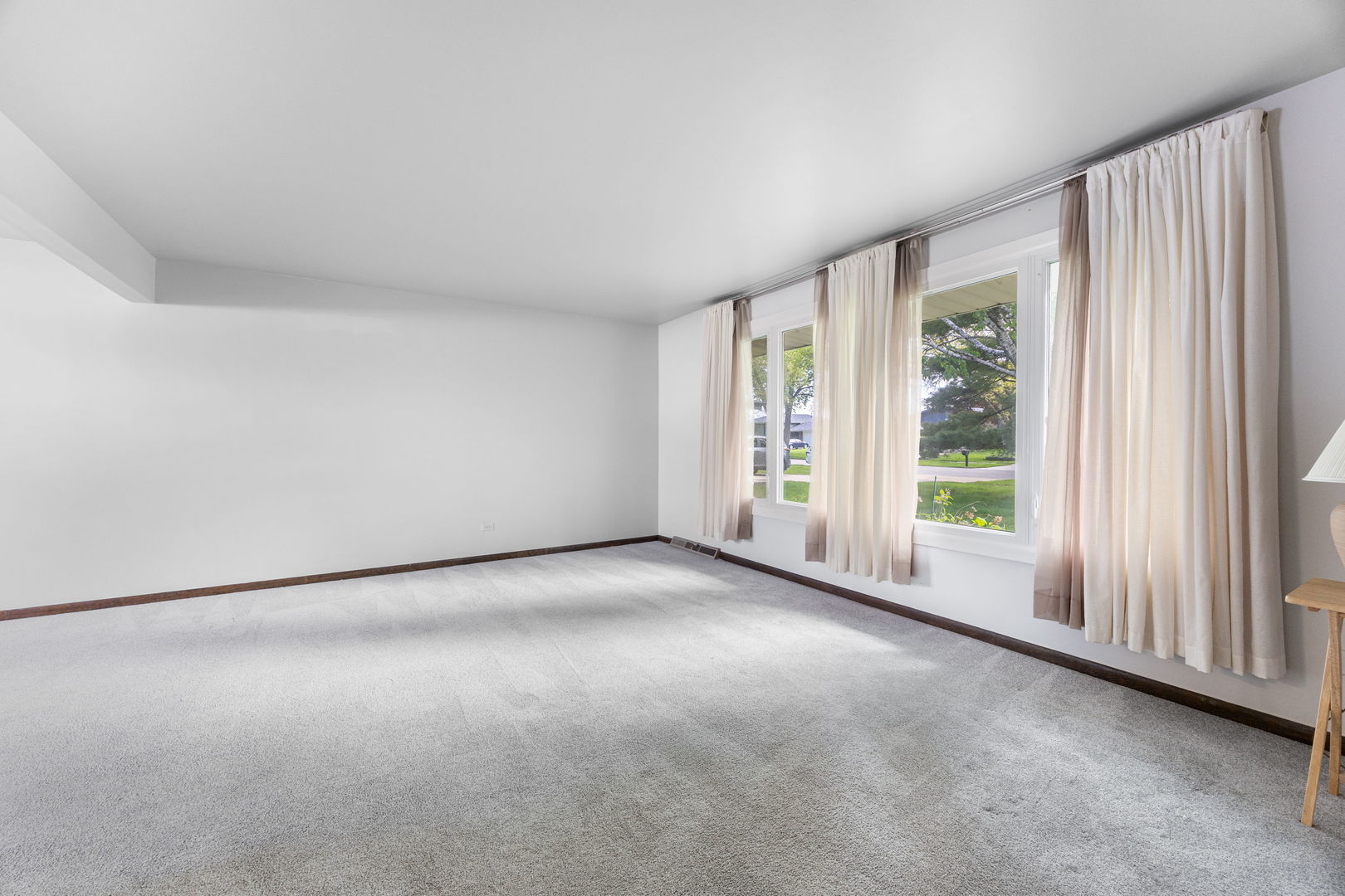 9S172 Cumnor Road, Downers Grove, IL