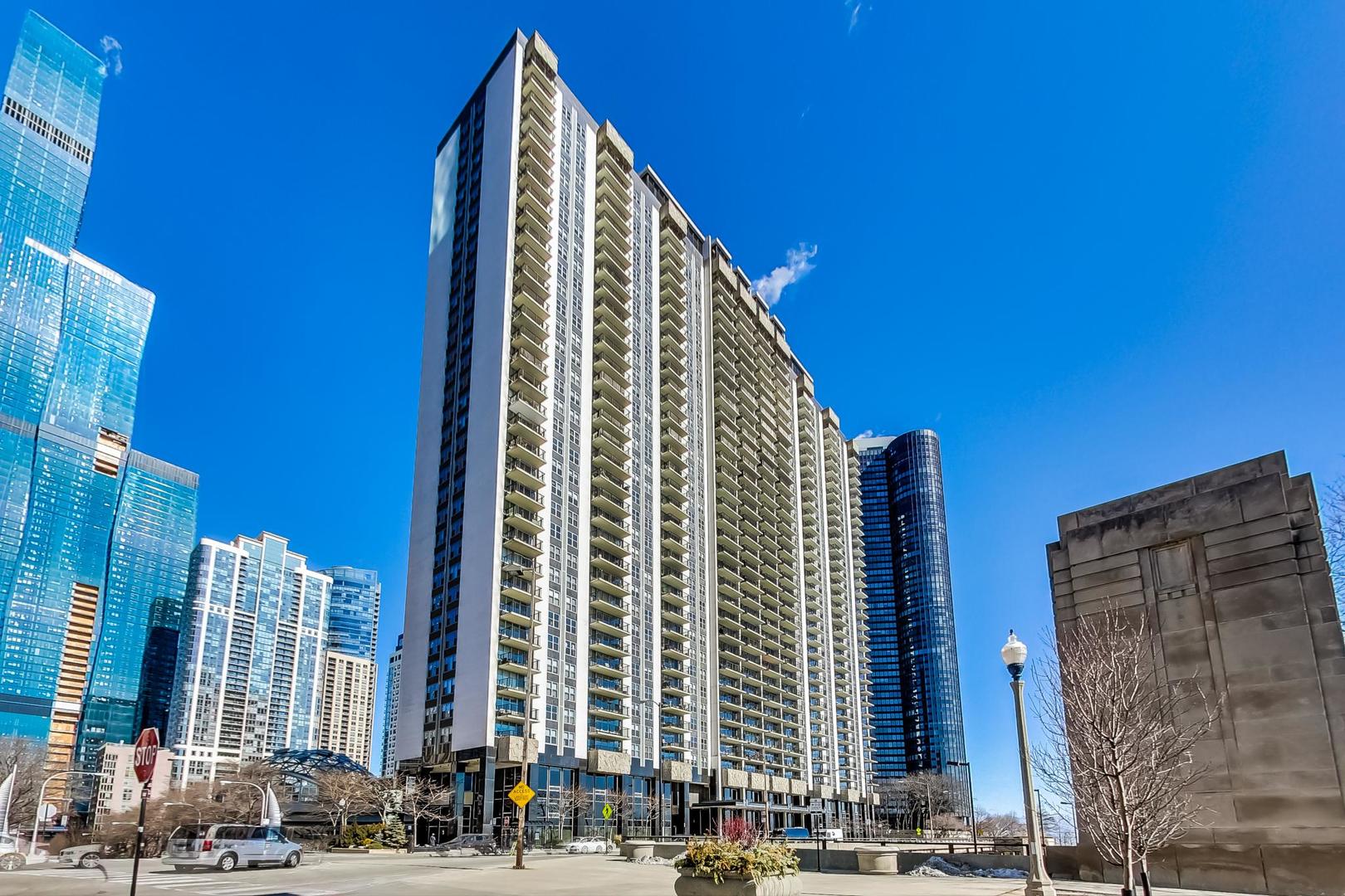 400 E RANDOLPH Street #3320, Chicago, IL