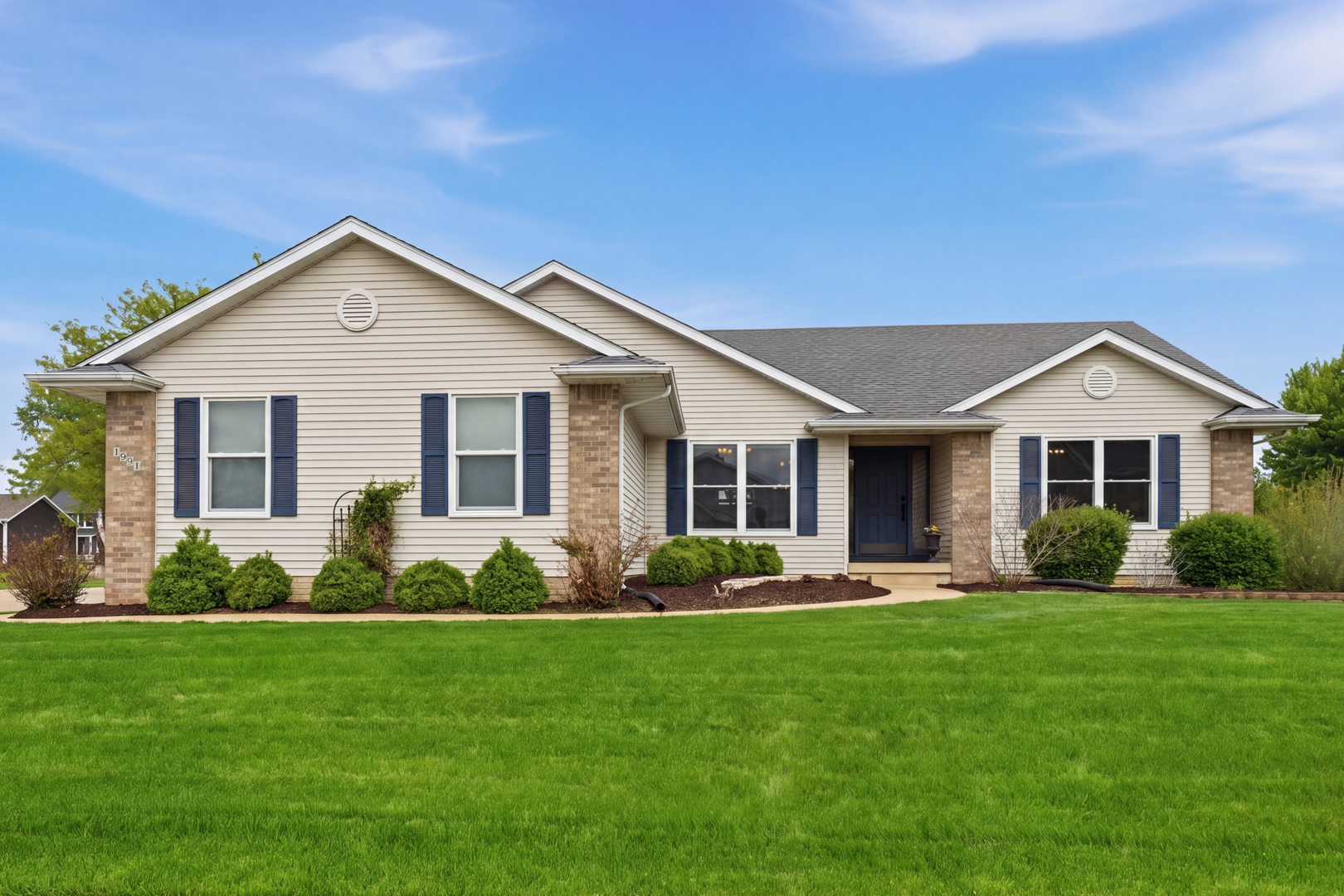 1991 Streamside Drive, Bettendorf, IA