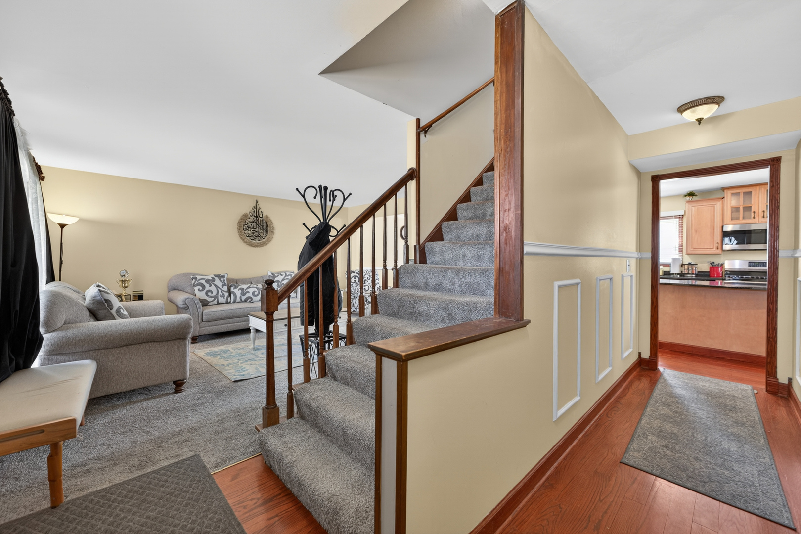376 Canyon Trail, Carol Stream, IL