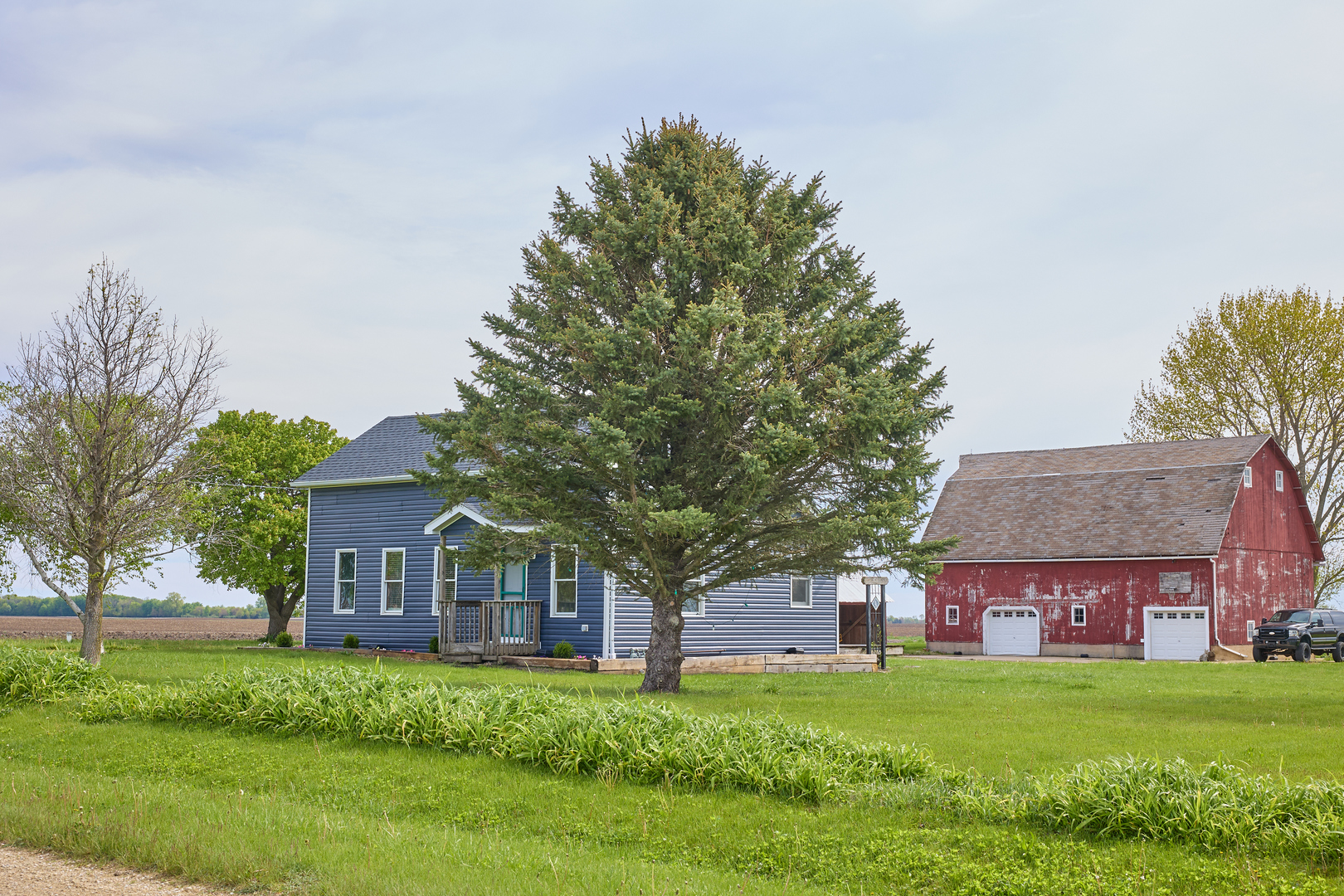 324 Wixon Pit Road, Earlville, IL