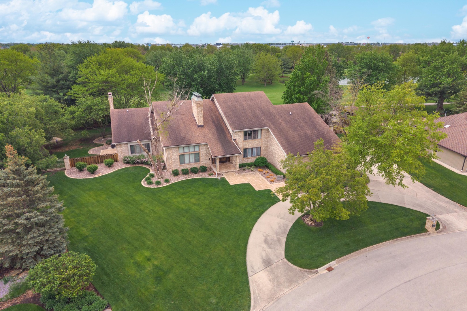 1810 Cardinal Court, Pontiac, IL
