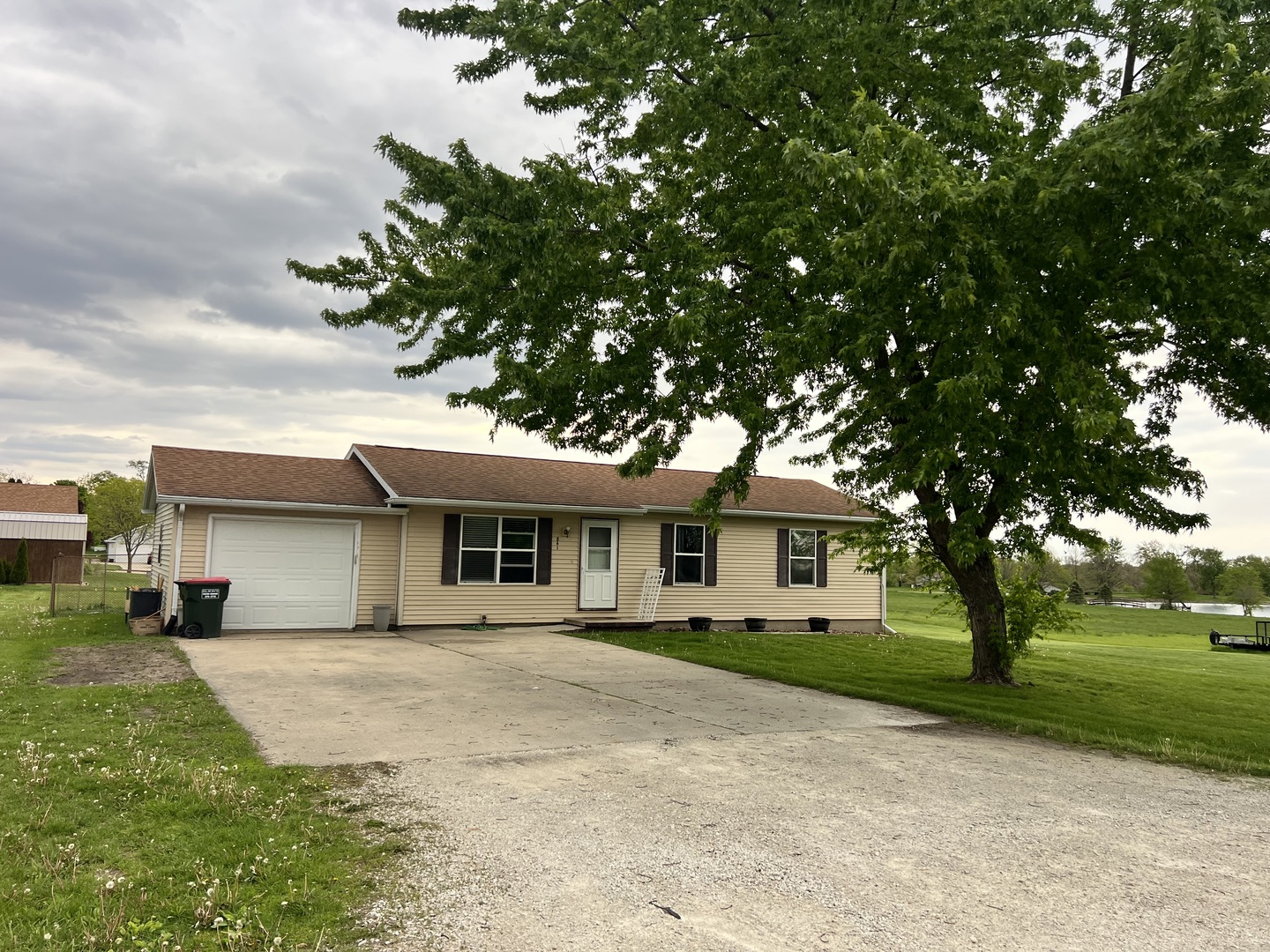 841 S High Street, Paxton, IL