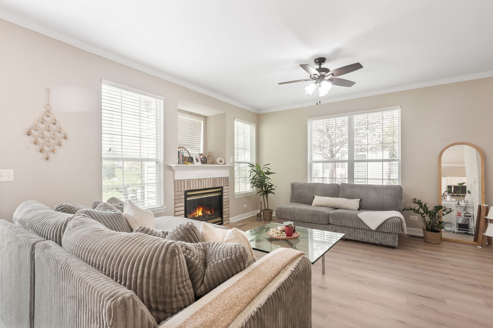 206 Madison Drive #206, Streamwood, IL