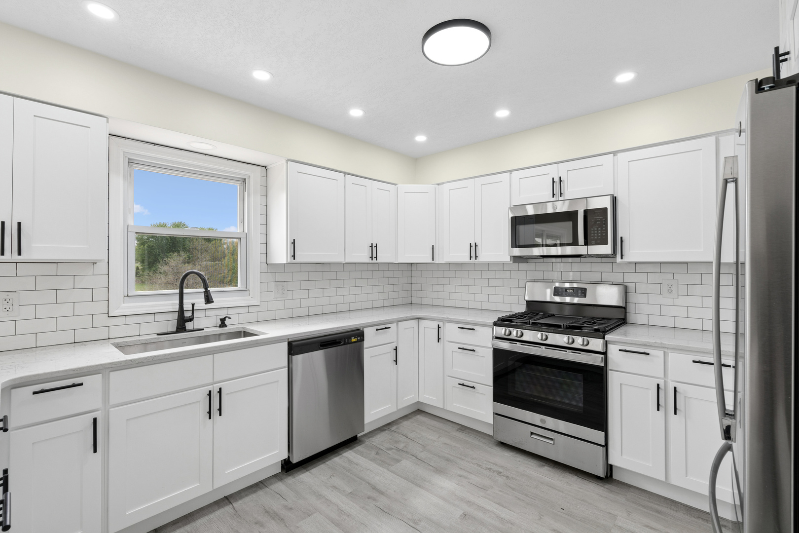 645 Suncrest Court, Sherrard, IL