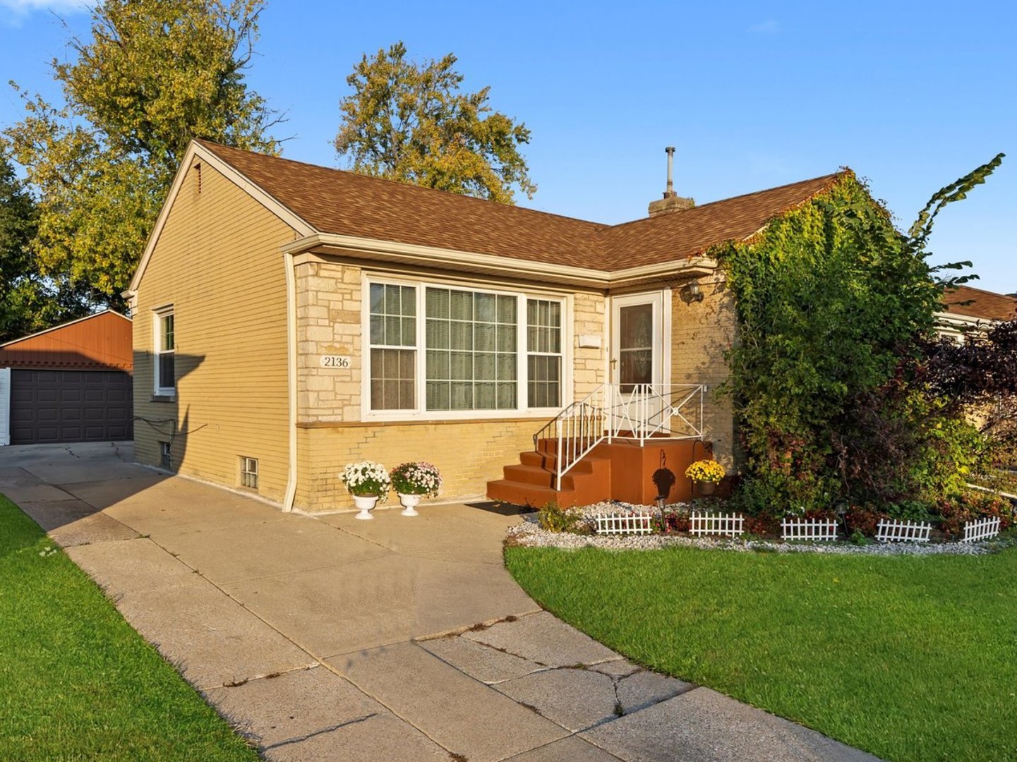2136 Bristol Avenue, Westchester, IL