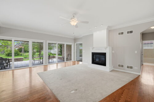 7550 Blazer Avenue, Justice, IL