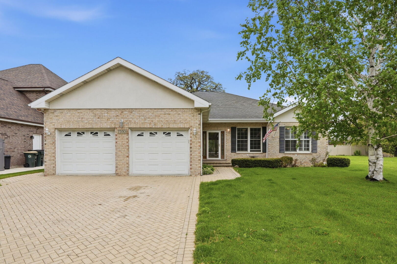 7550 Blazer Avenue, Justice, IL