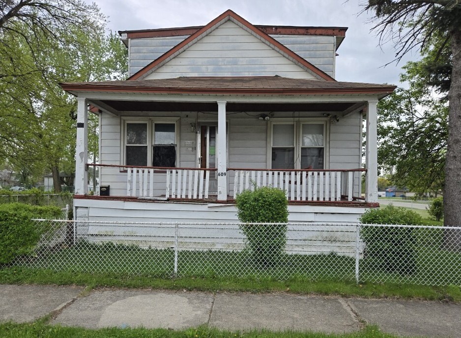 609 E 152nd Street, Phoenix, IL