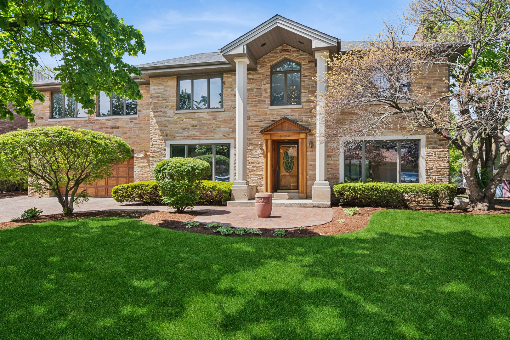 6630 N Spokane Avenue, Lincolnwood, IL