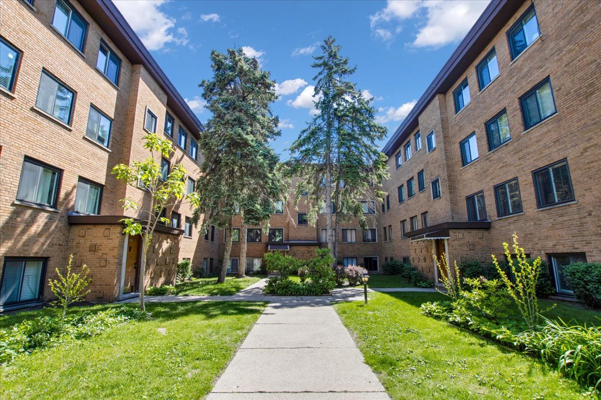 7351 N Ridge Boulevard #1A, Chicago, IL