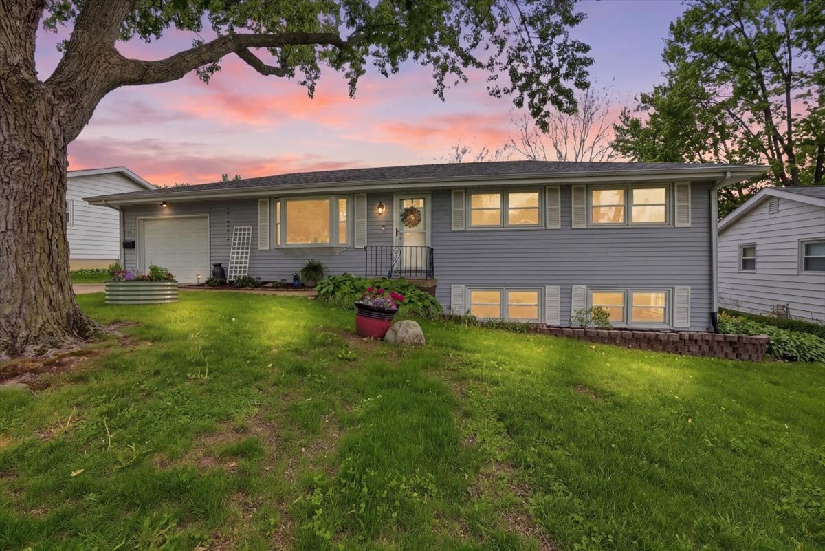 709 Kathleen Drive, Normal, IL
