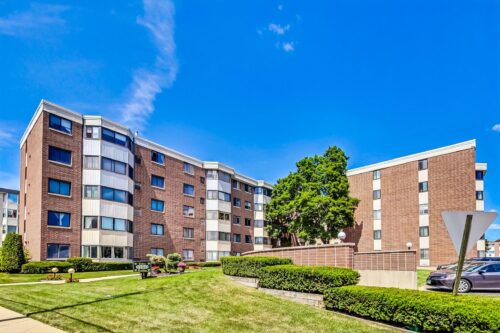 5500 Lincoln Avenue #201W, Morton Grove, IL