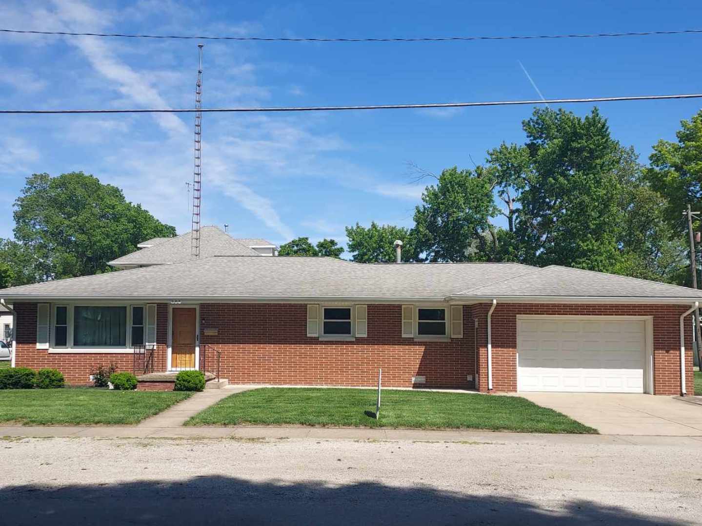 207 N Center Street, Tuscola, IL