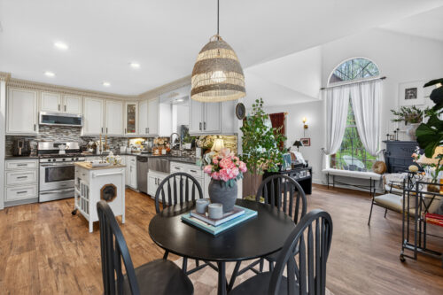 1327 Laurel Oaks Drive, Streamwood, IL