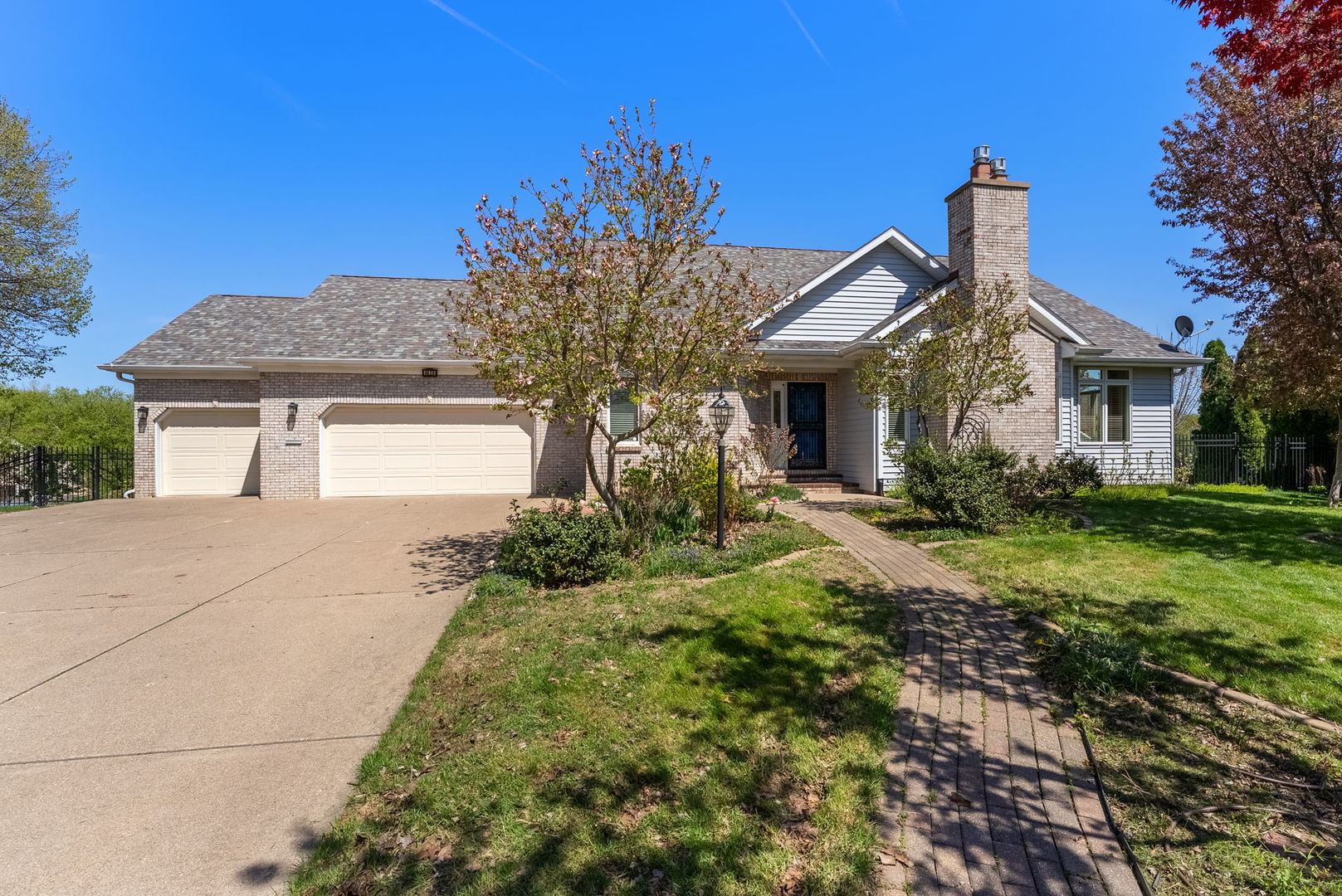 4629 Willowwood Court, Davenport, IA
