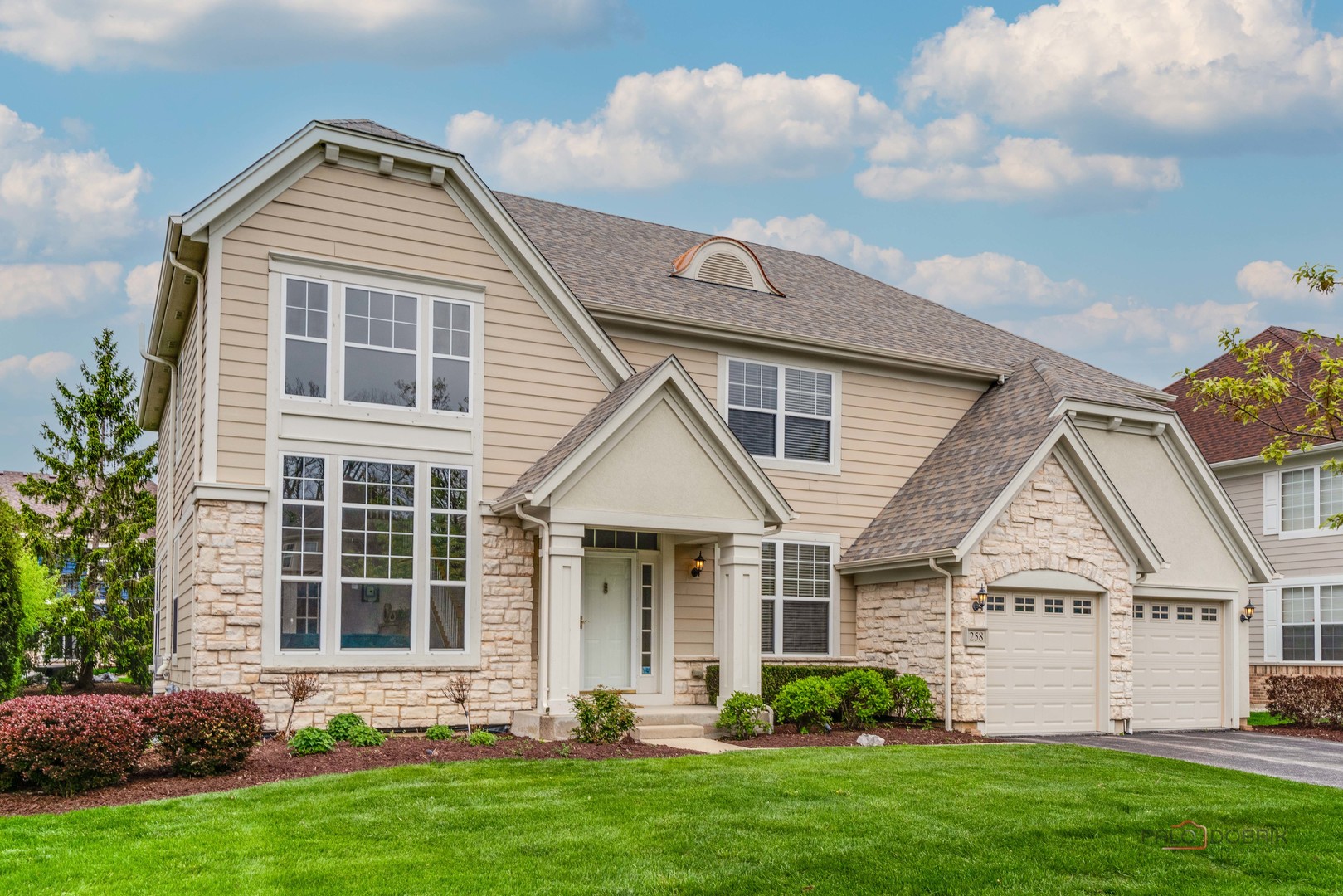 258 Colonial Drive, Vernon Hills, IL