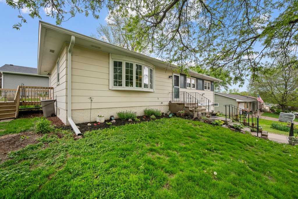 4131 Fillmore Lane, Davenport, IA