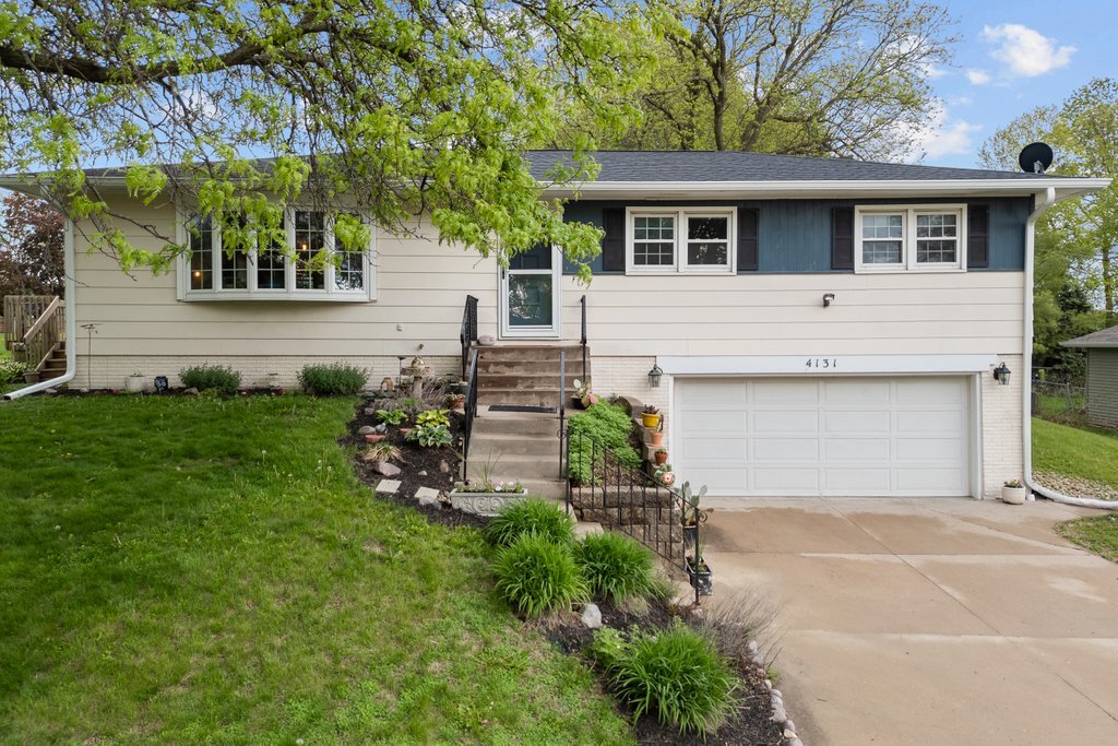 4131 Fillmore Lane, Davenport, IA