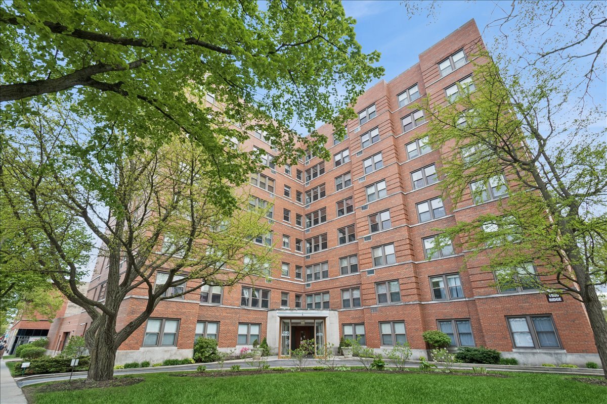 1585 Ridge Avenue #406, Evanston, IL