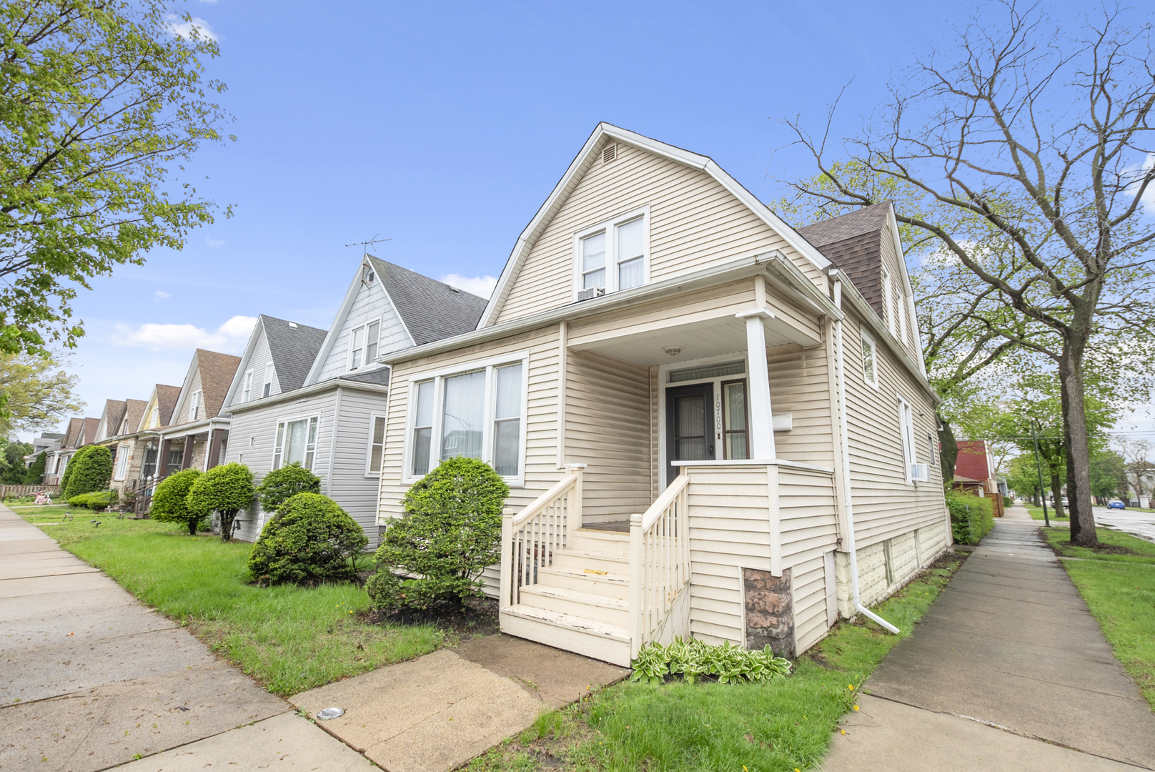 10700 S Avenue G, Chicago, IL