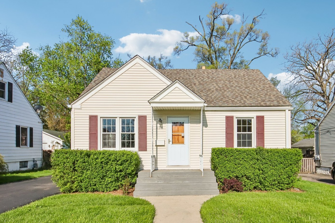 158 N Garfield Avenue, Mundelein, IL