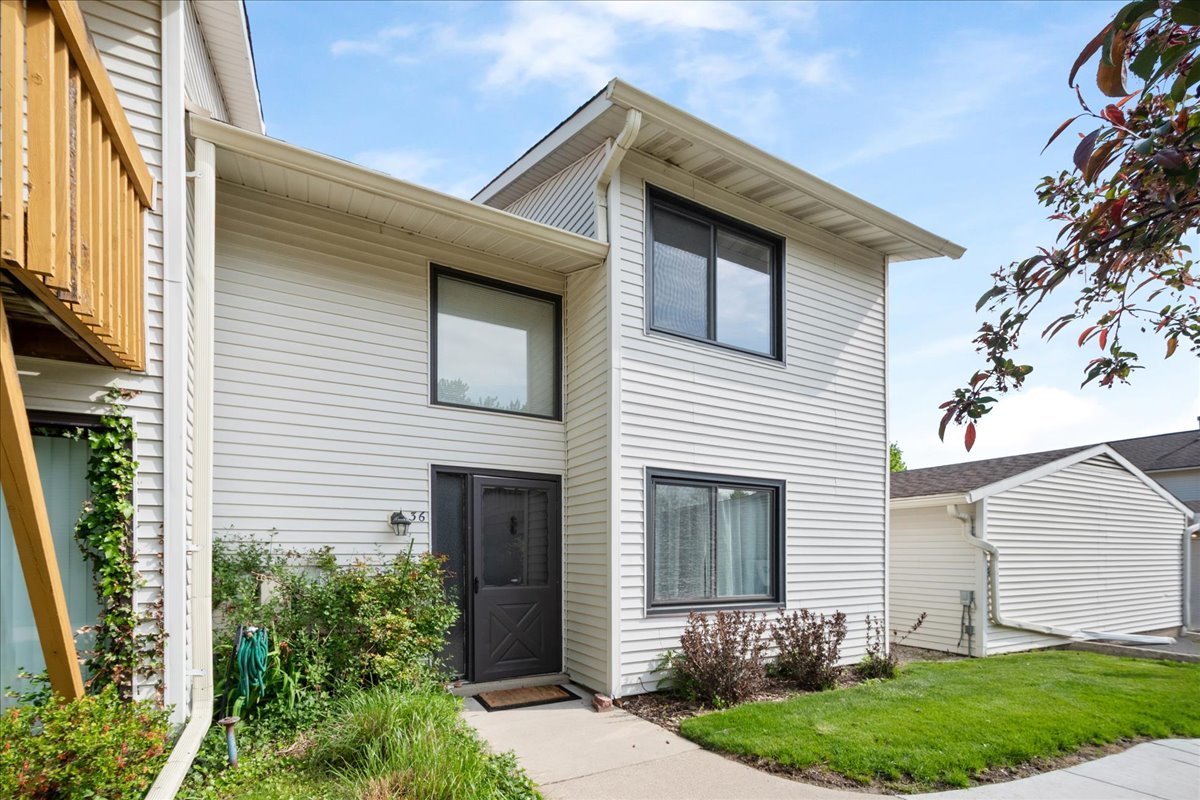 36 CONSTITUTION Court, Vernon Hills, IL