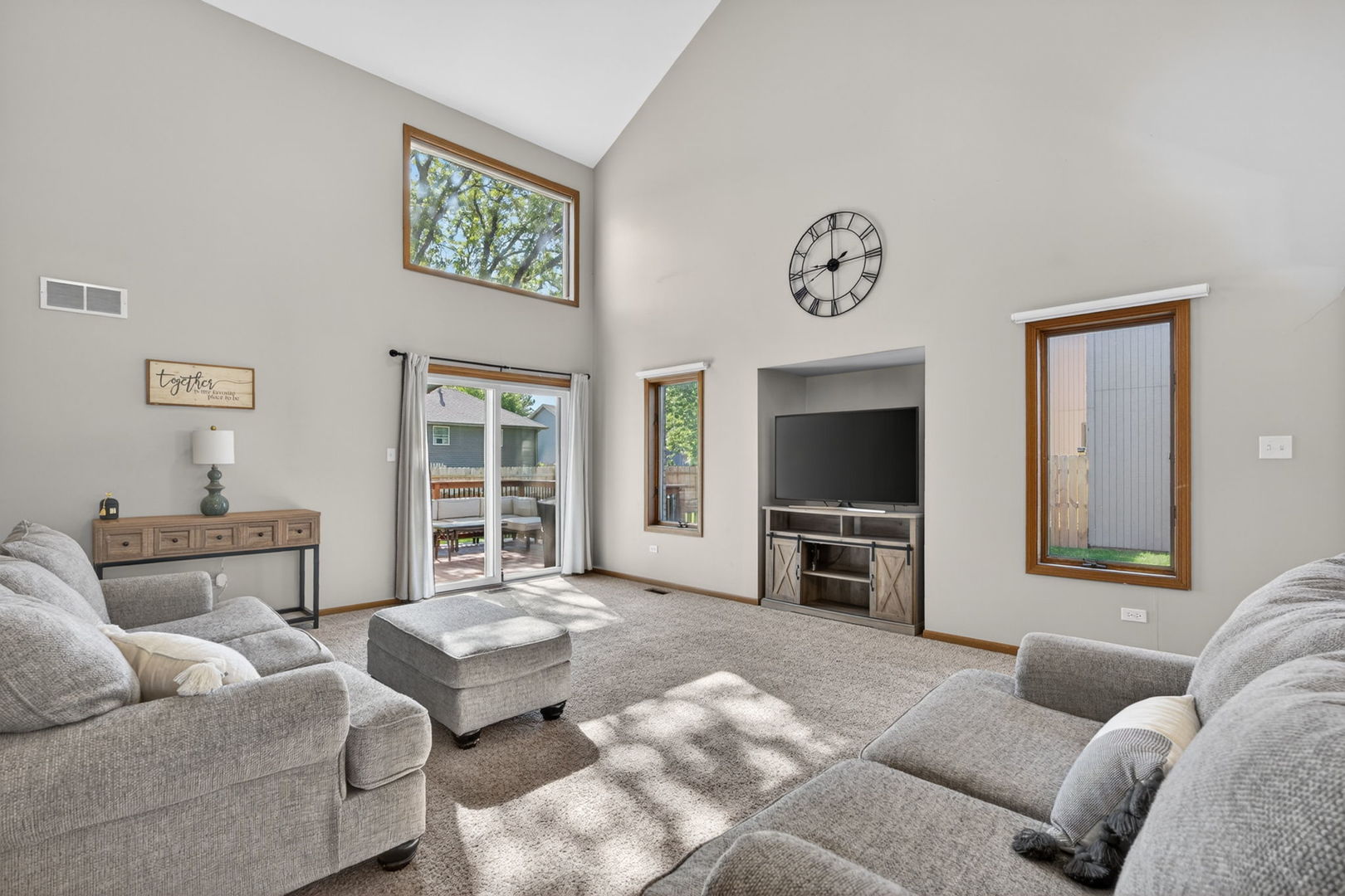 212 Huntington Court, Shorewood, IL
