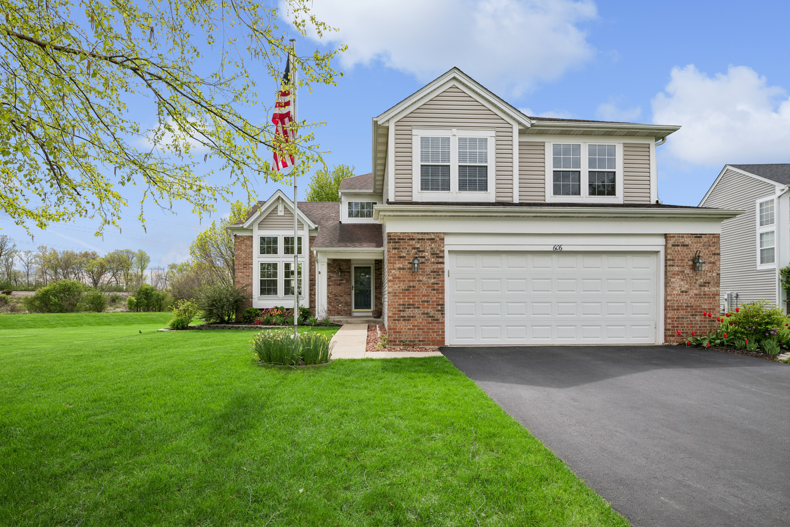 606 Arlington Lane, South Elgin, IL