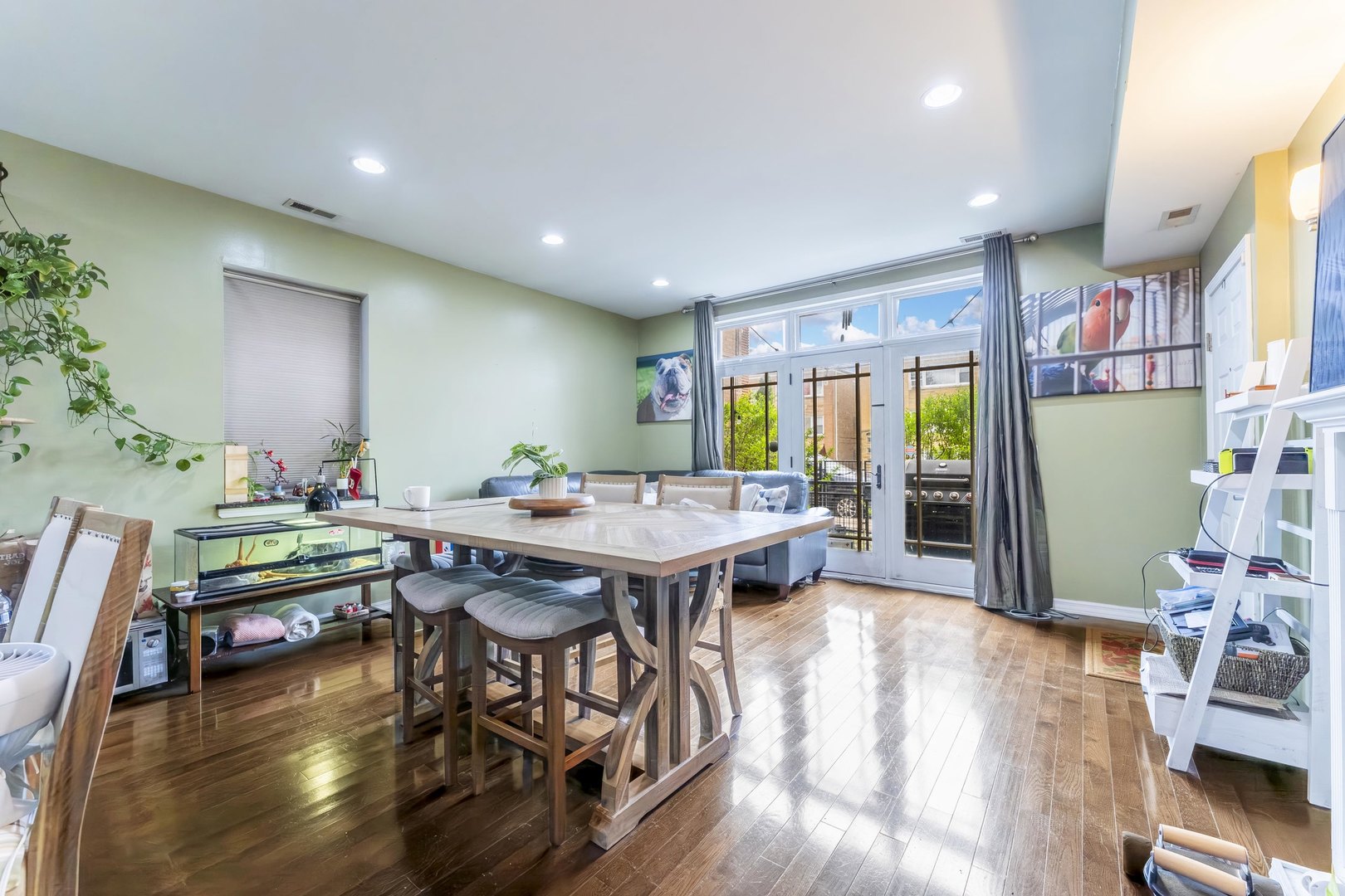 6311 W Belmont Avenue #1, Chicago, IL