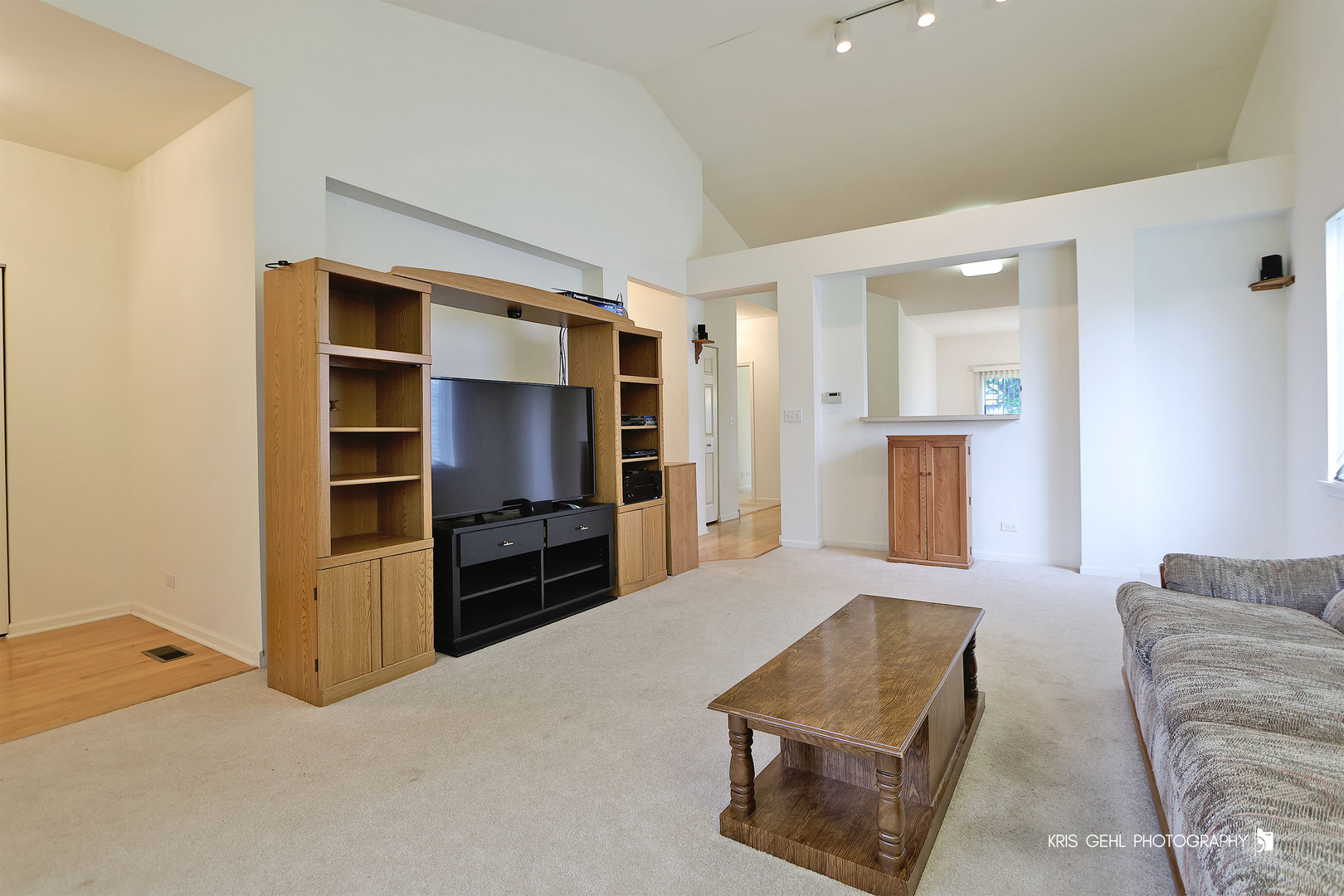 734 S Montclair Drive, Round Lake, IL