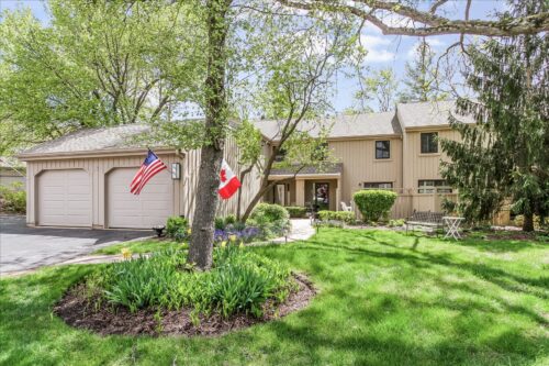 79 Hunt Trail, Lake Barrington, IL
