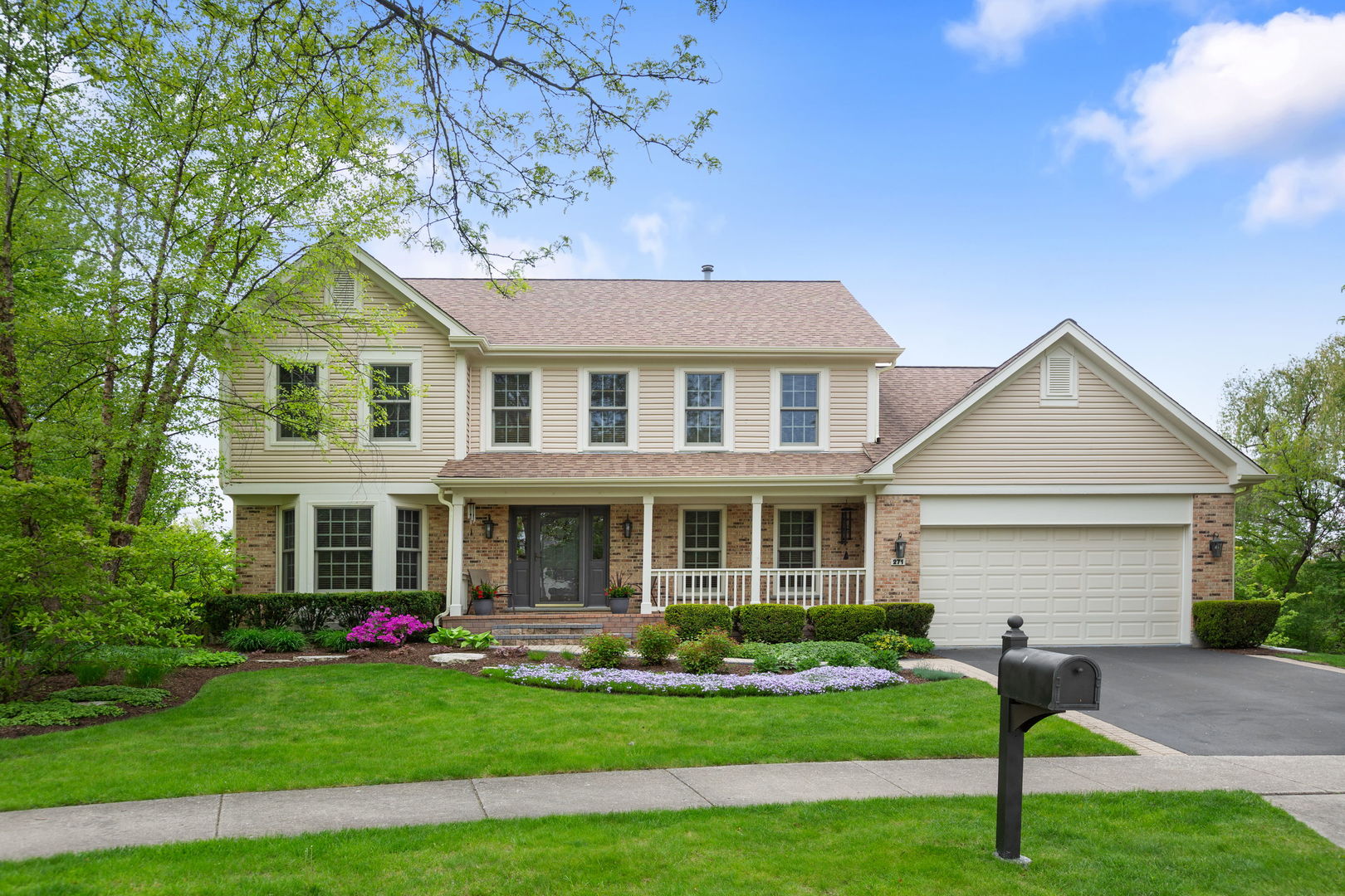 271 Saddle Back Road, Vernon Hills, IL