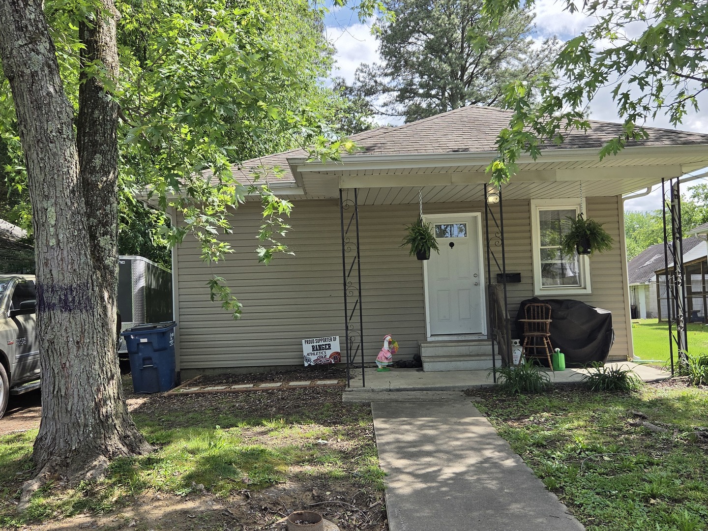 718 E Taylor Street, Benton, IL
