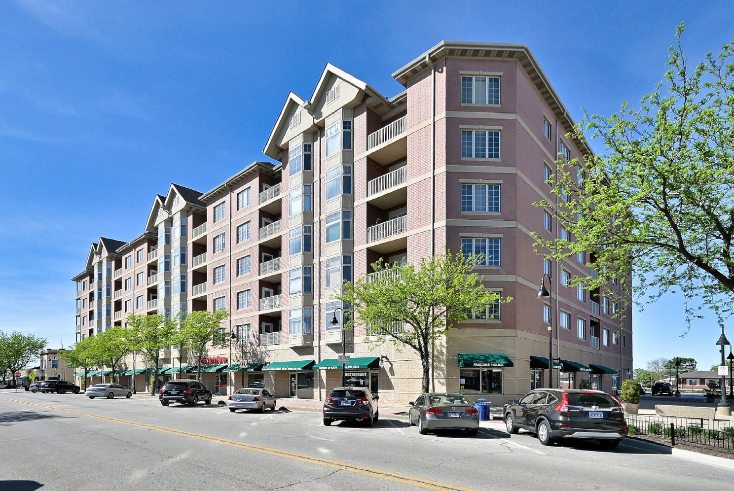 9670 FRANKLIN Avenue #213, Franklin Park, IL