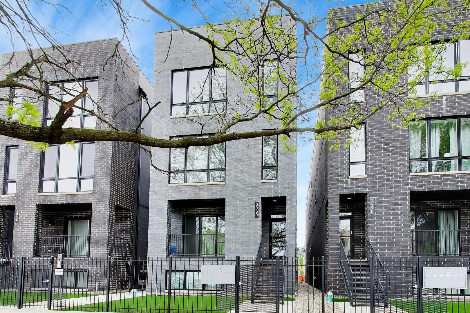 3950 S Indiana Street #1R, Chicago, IL